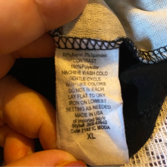 Belah & Codey Women’s Top.  Black and Gray “Never Forget who you are”. SZ XL - Picture 3 of 5